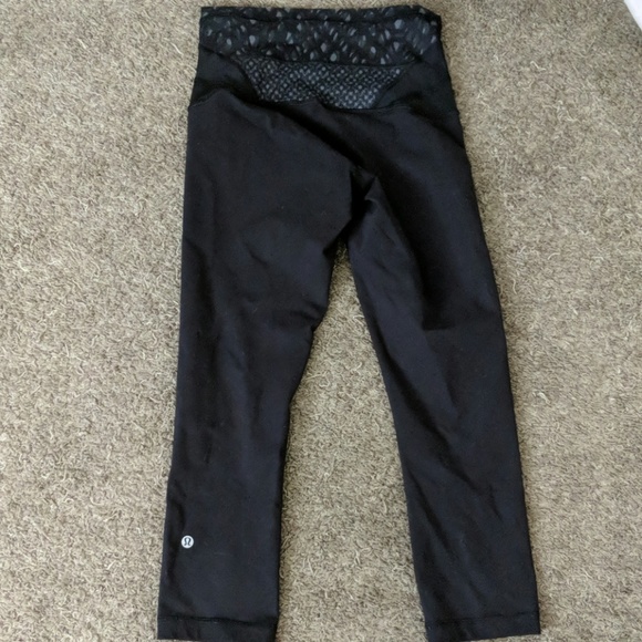 Lululemon Athletica | High Waisted 7/8 Legging - Picture 2 of 3